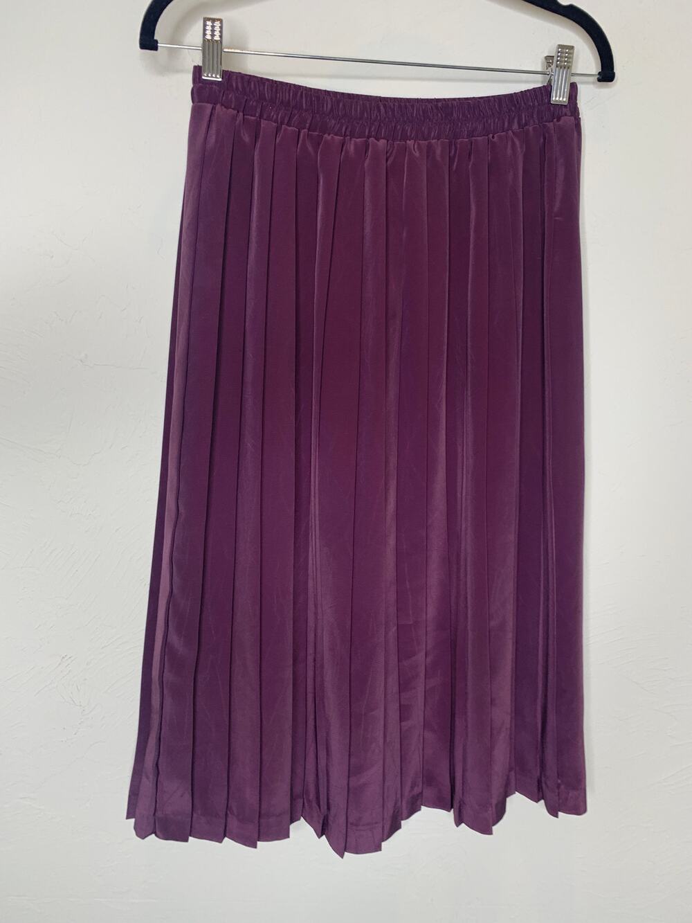 Vintage Pleated Skirt Midi Length Burgundy Purple Color Sz Small ?